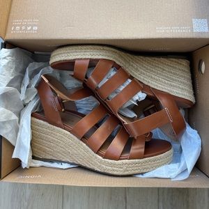 BRAND NEW Vionic Wedges